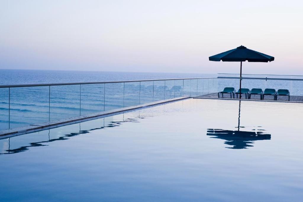 Share Suites Hotel Bat-Yam Bat Yam Exterior photo